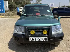 Mitsubishi Pajero 2001 Green