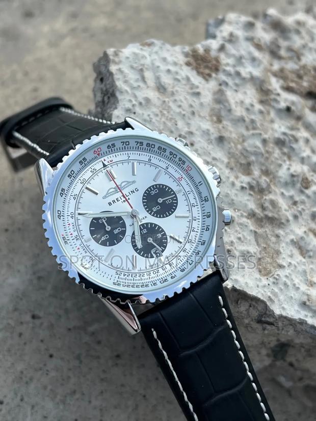 Breitling Navitimer BO1 Chronograph Watch With Genuine Leather. - thumbnail 4