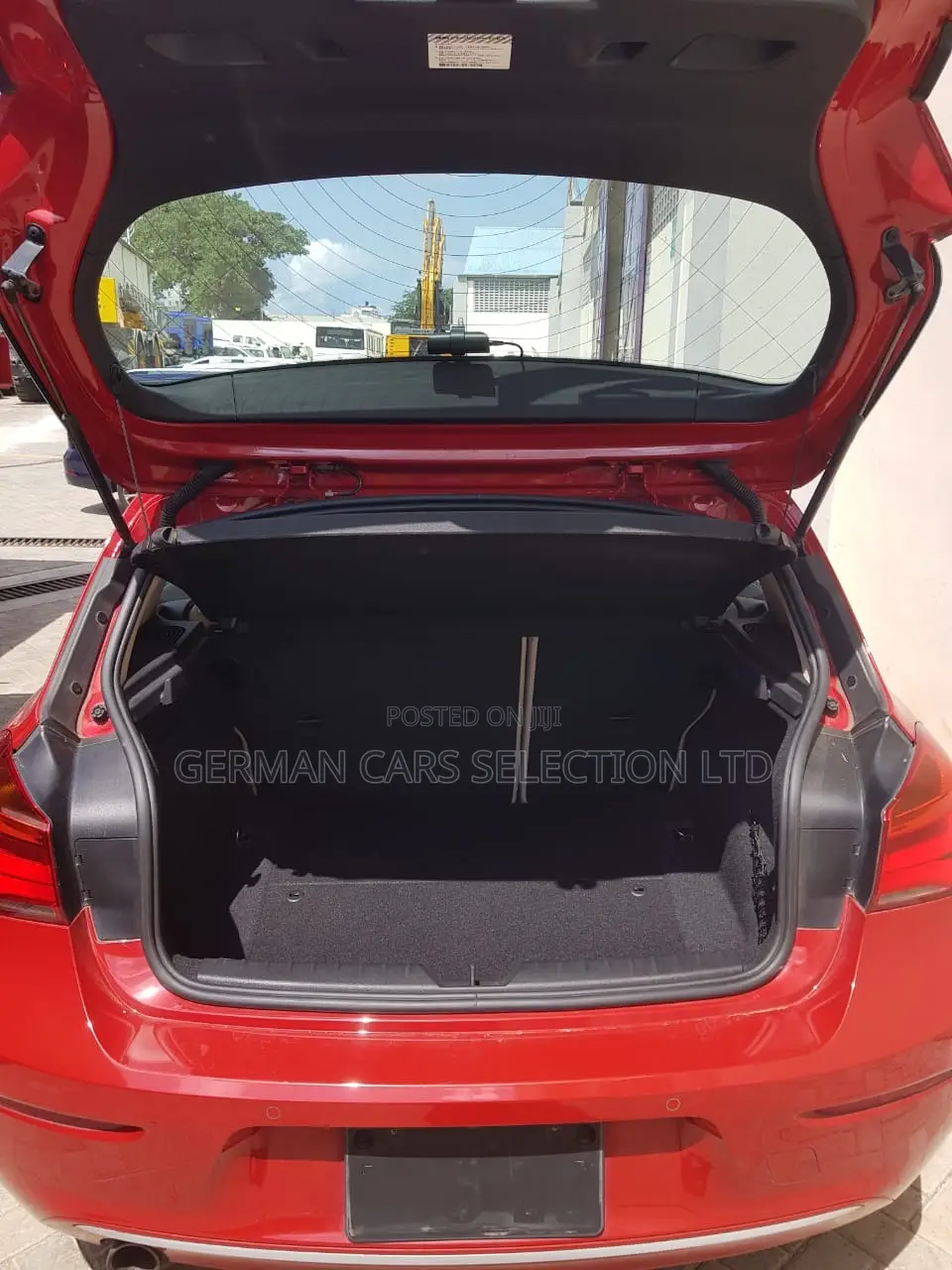 BMW 118i 2019 Red
