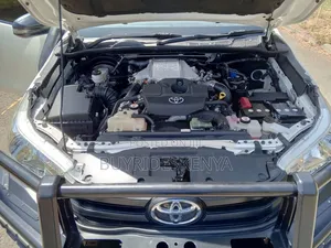 Toyota Hilux 2020 White