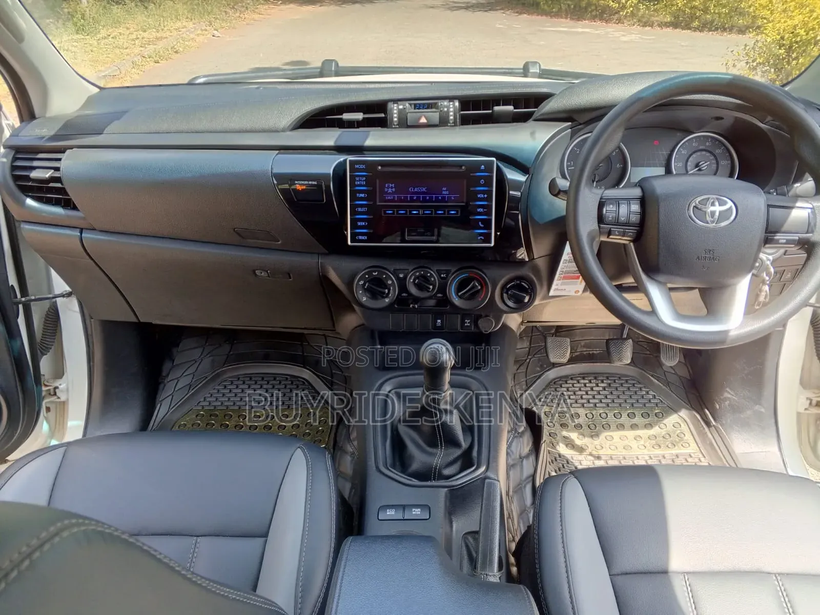 Toyota Hilux 2020 White