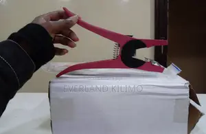 Universal Ear Tag Applicator
