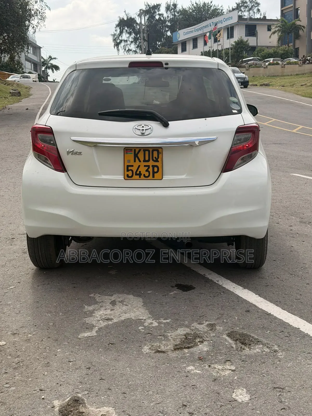 Toyota Vitz 1.3 AWD 3dr 2017 White