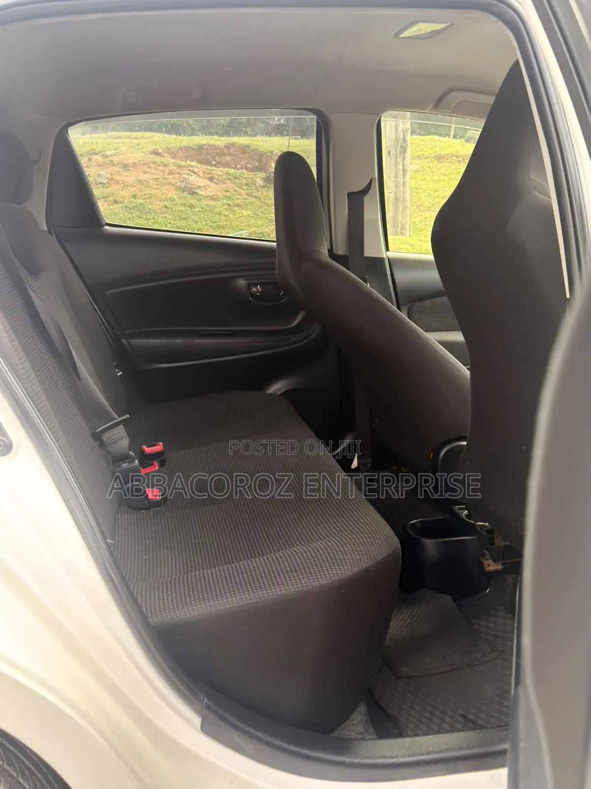 Toyota Vitz 1.3 AWD 3dr 2017 White