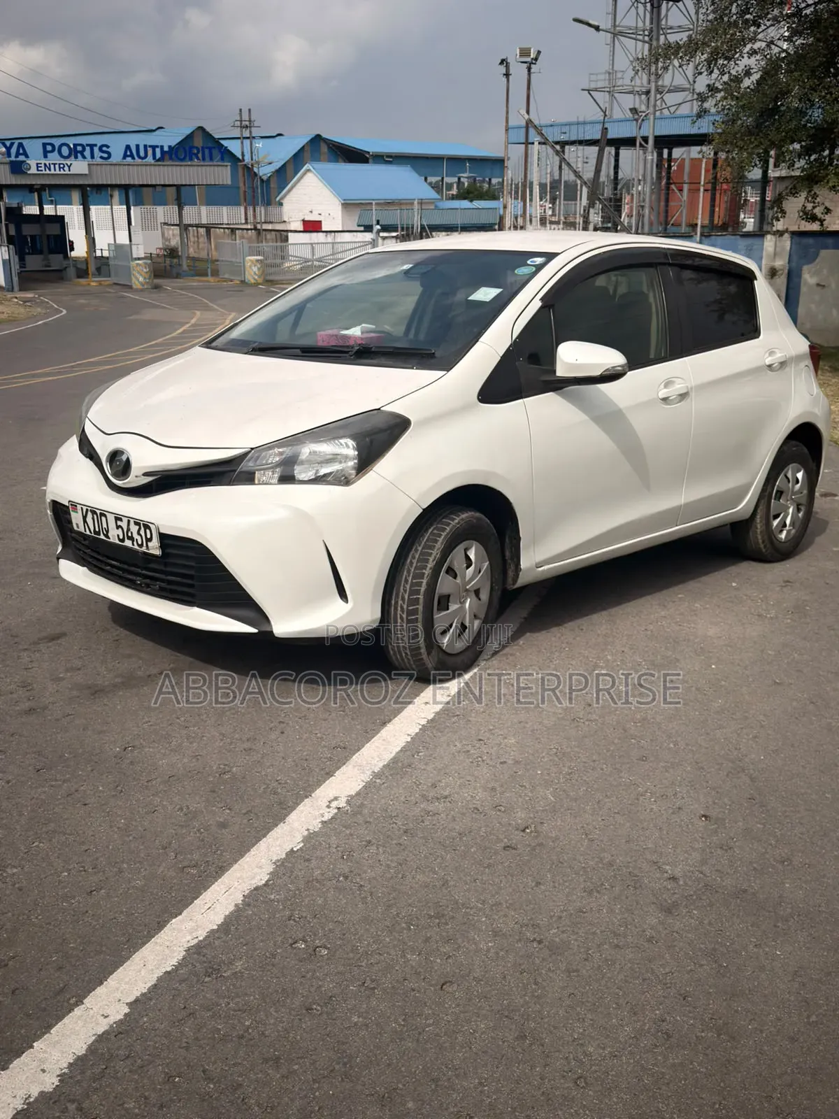 Toyota Vitz 1.3 AWD 3dr 2017 White
