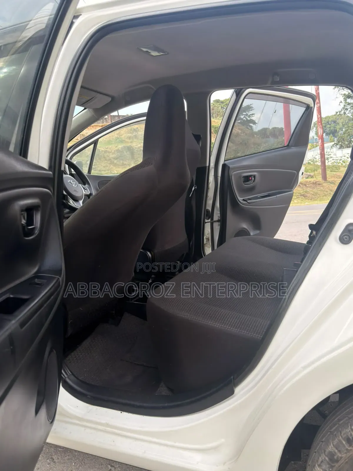 Toyota Vitz 1.3 AWD 3dr 2017 White