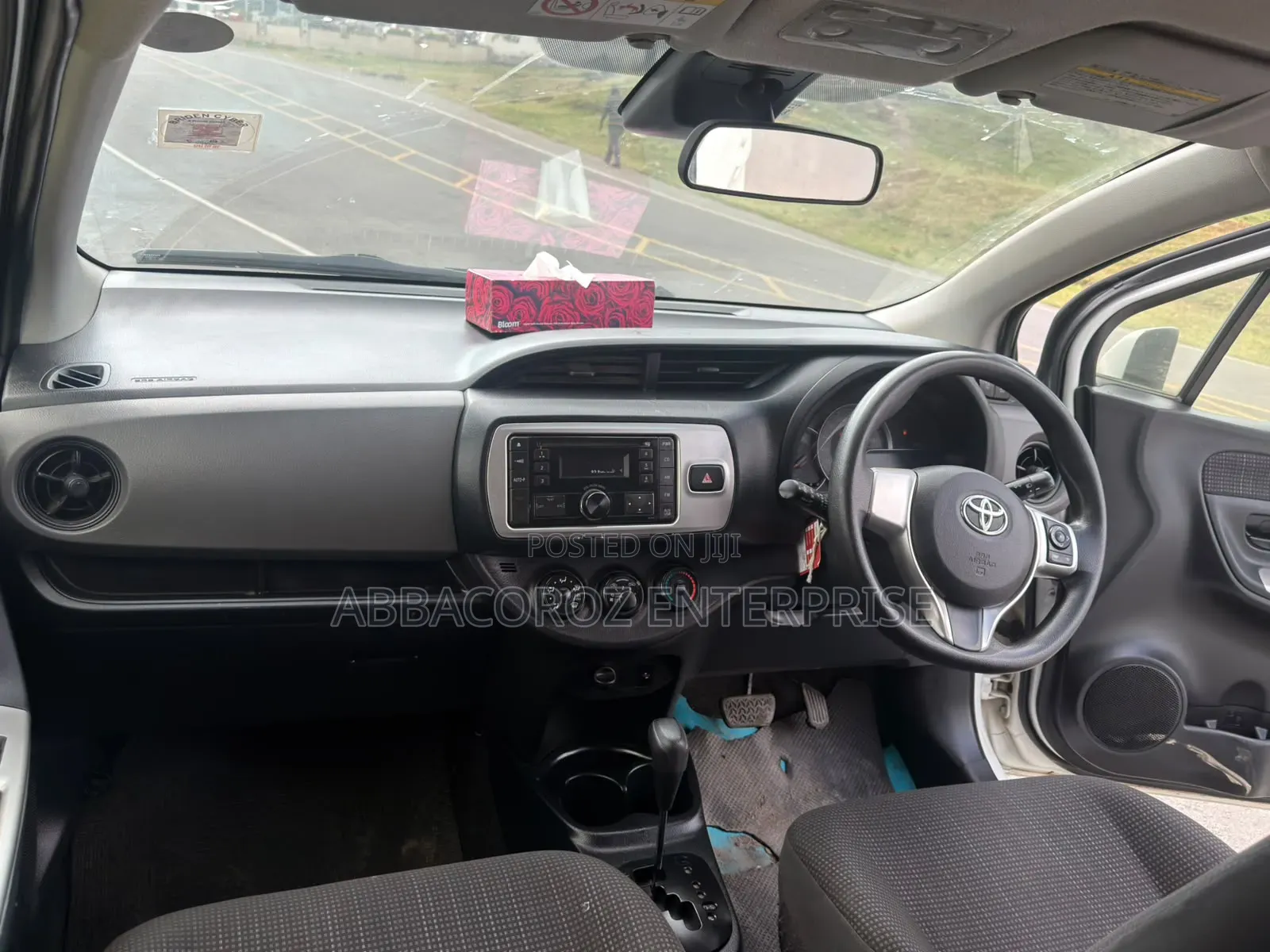 Toyota Vitz 1.3 AWD 3dr 2017 White