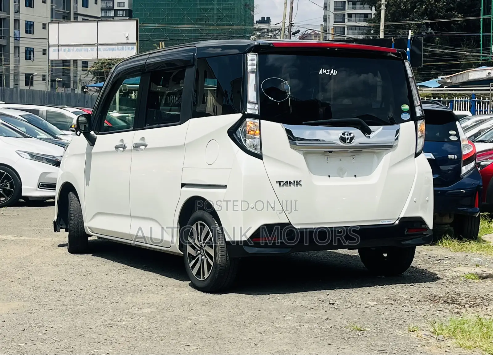 Toyota Tank 1.0 FWD 2019 White