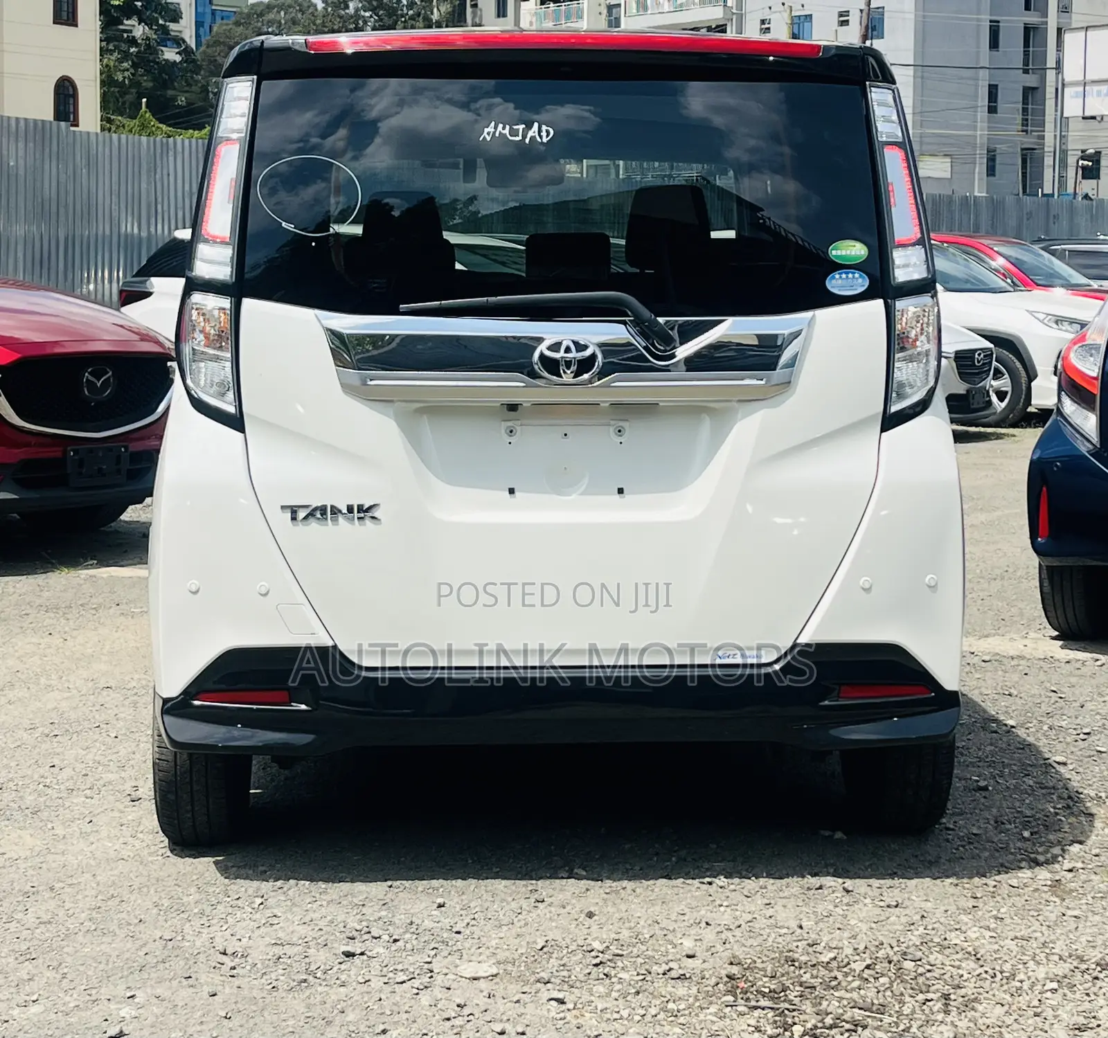 Toyota Tank 1.0 FWD 2019 White