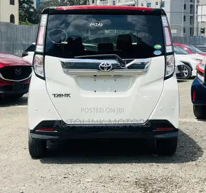 Toyota Tank 1.0 FWD 2019 White