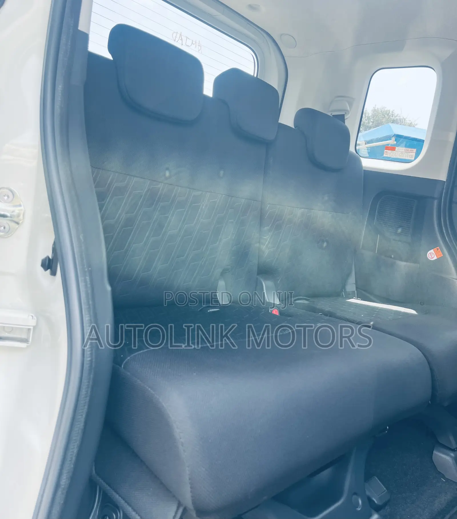 Toyota Tank 1.0 FWD 2019 White