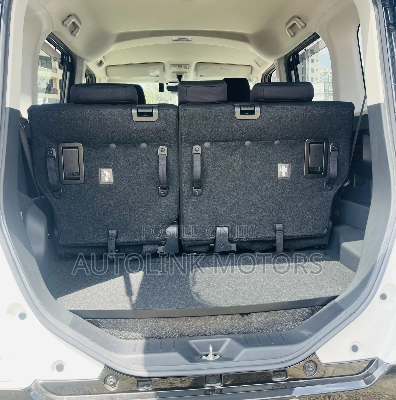 Toyota Tank 1.0 FWD 2019 White