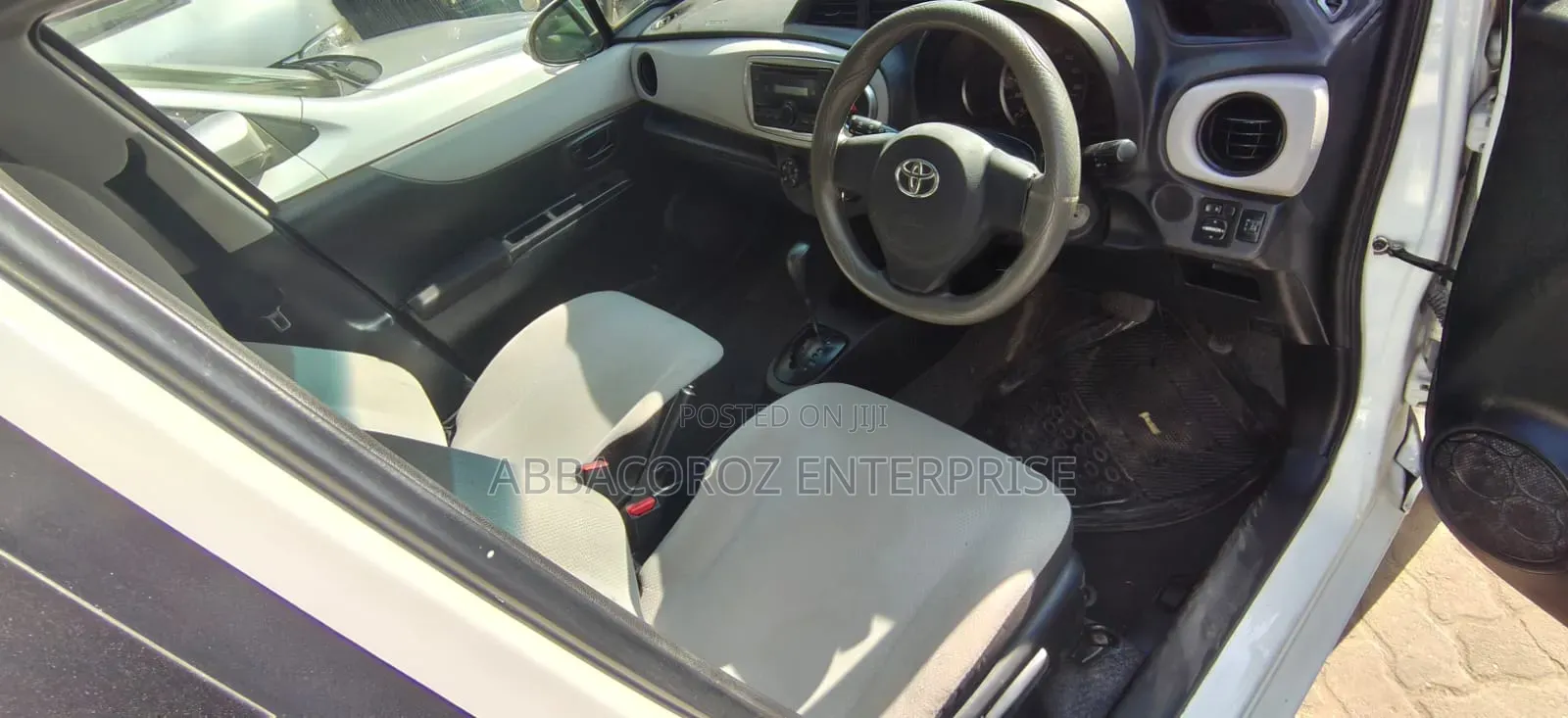 Toyota Vitz 2017 White