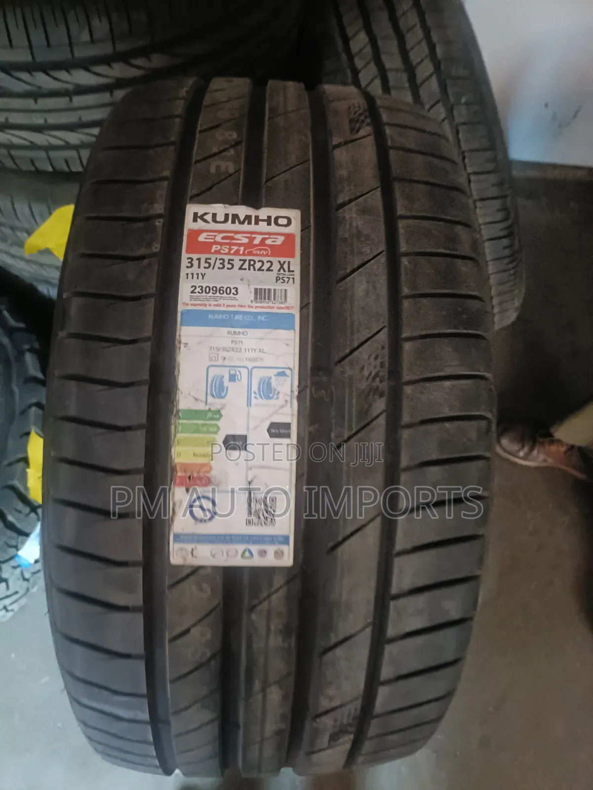 Kumho Tires 315/35r22