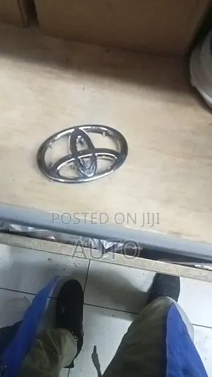 Toyota Steering Wheel Emblem | Replacement Logo Badge