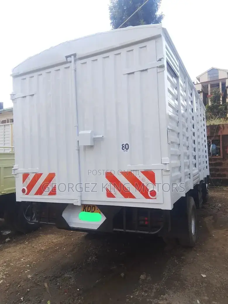 Isuzu NQR Close Body