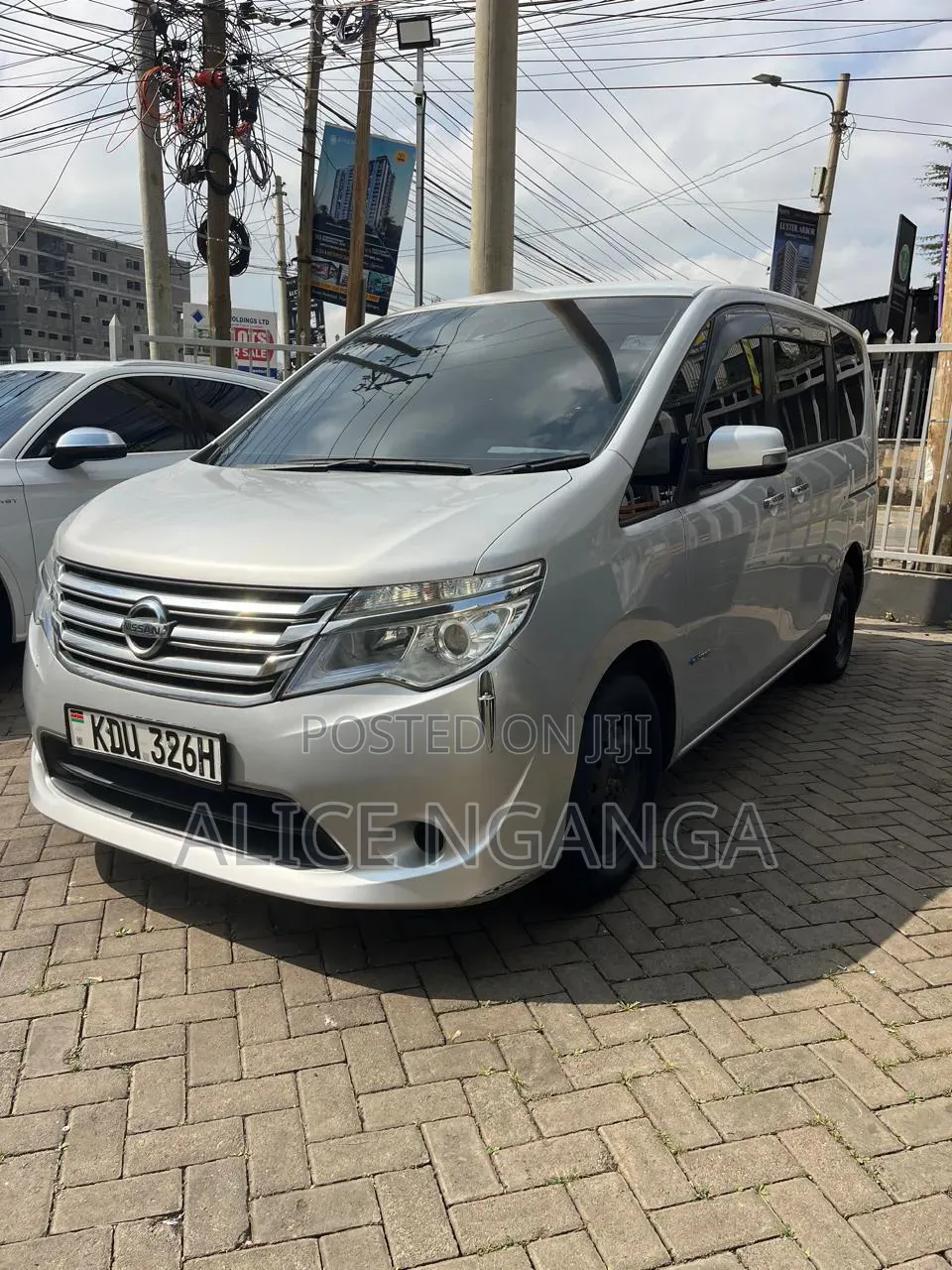 Nissan Serena 2015 Silver