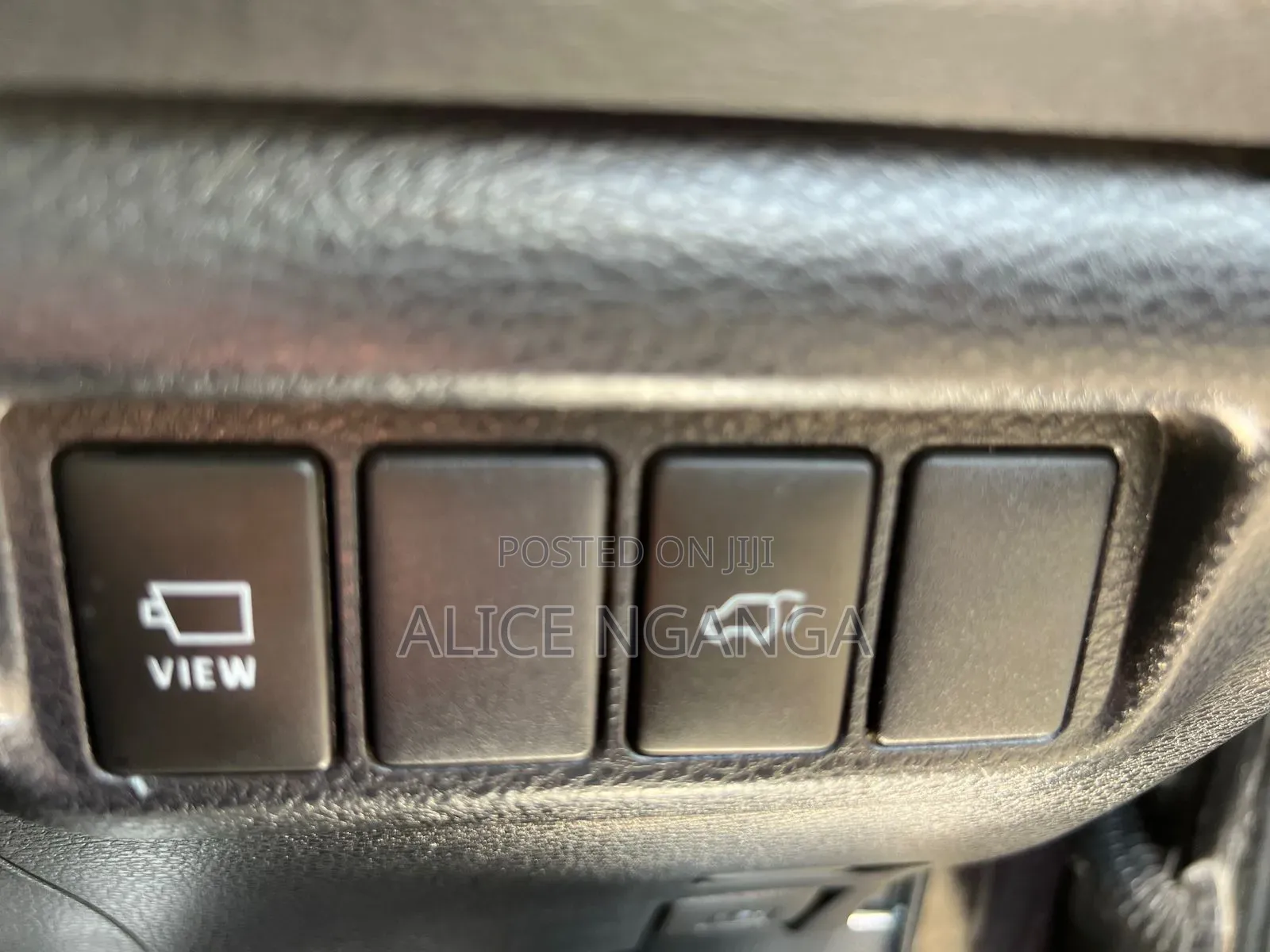 Nissan Serena 2015 Silver