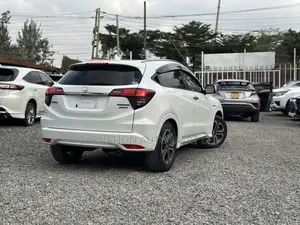Honda Vezel 1.5 Hybrid 4WD 2018 White