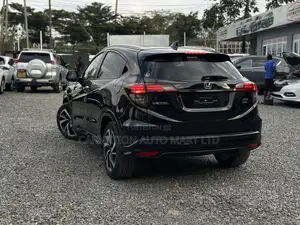 Honda Vezel 1.5 2WD 172 hp 2019 Black