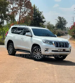 Toyota Land Cruiser Prado 2017 White