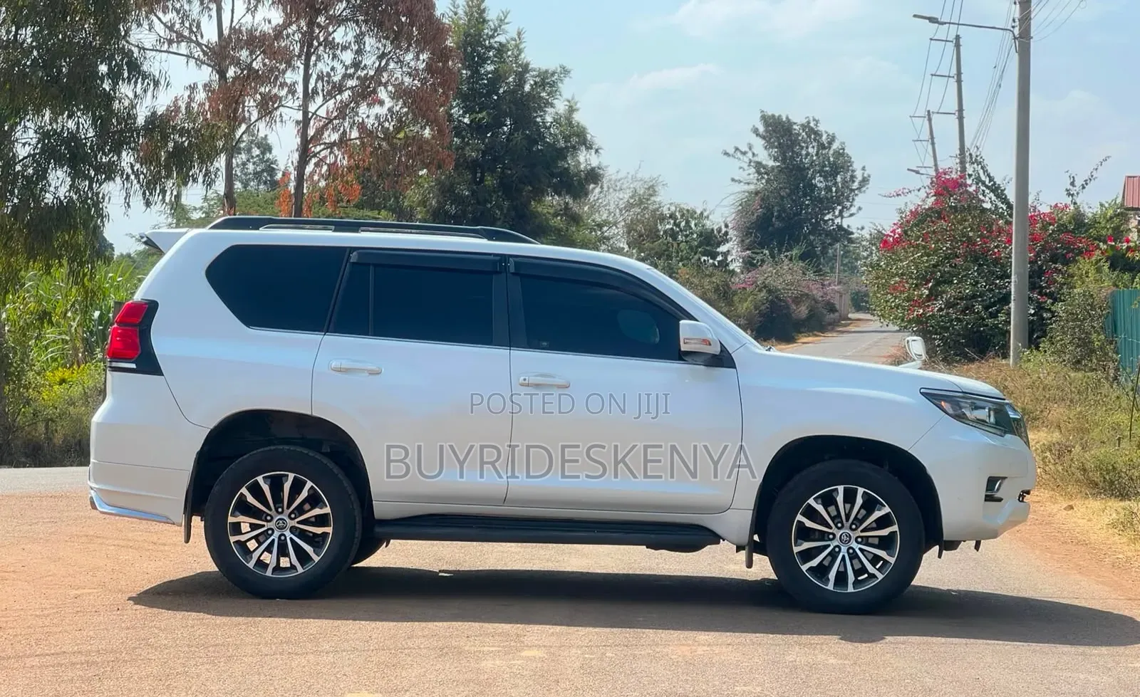 Toyota Land Cruiser Prado 2017 White