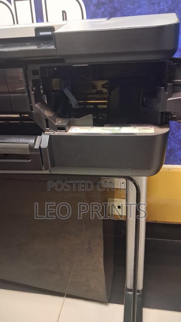 HP DesignJet T830 Plotter Printer - main view