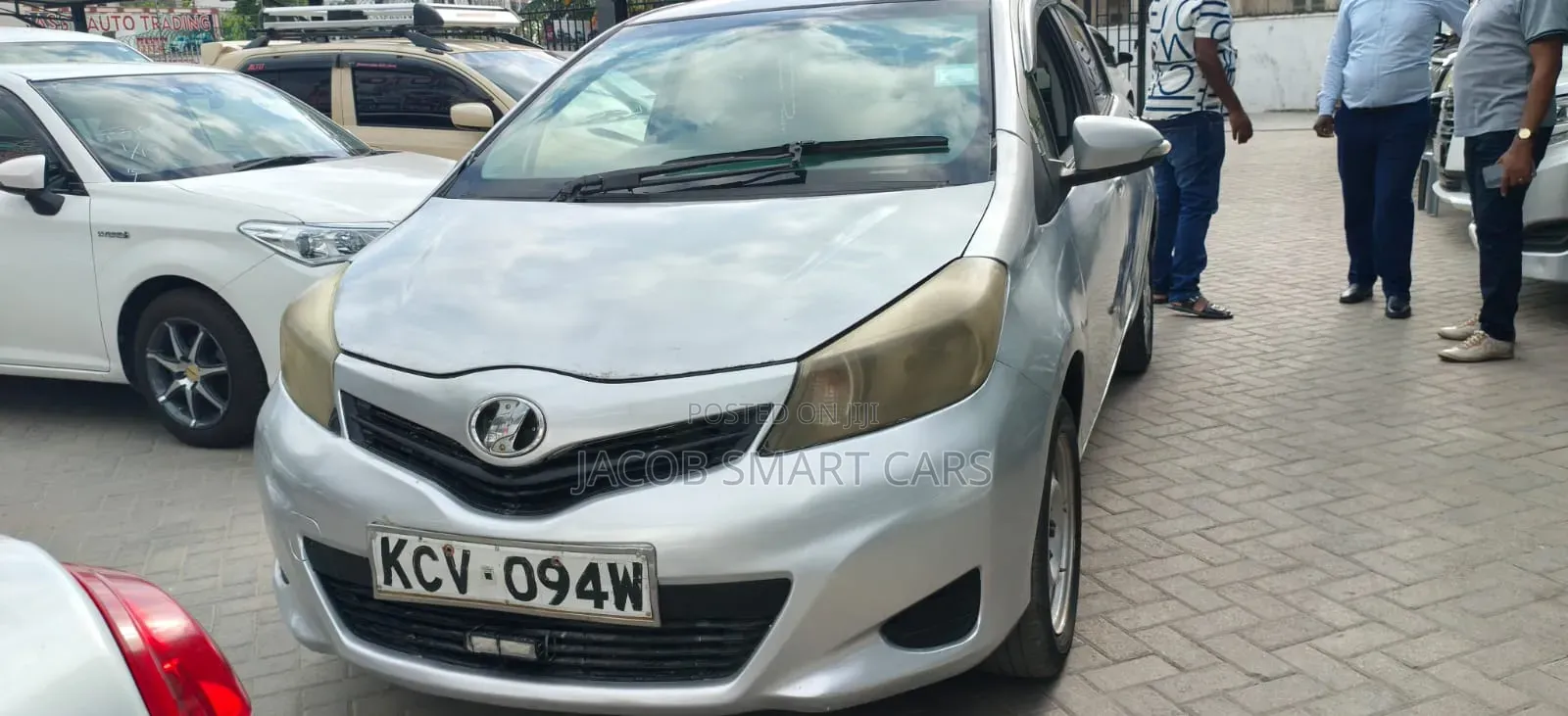 Toyota Vitz 2012 Silver
