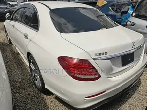 Mercedes-Benz E200 2019 Pearl
