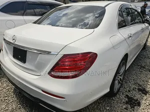 Mercedes-Benz E200 2019 Pearl