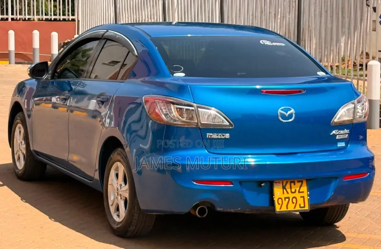 Mazda Axela 2013 Blue
