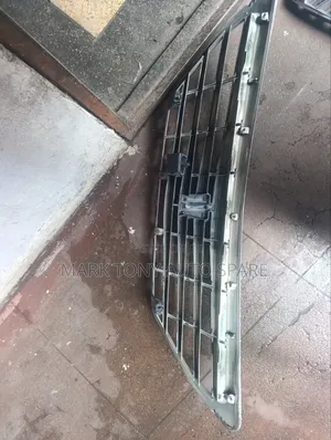 Toyota Crown 2005 Front Grill