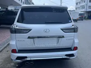 Lexus LX 570 AWD 2019 White