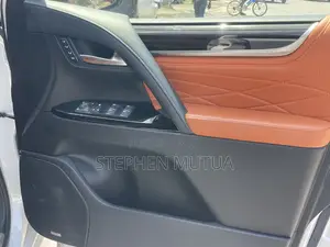 Lexus LX 570 AWD 2019 White