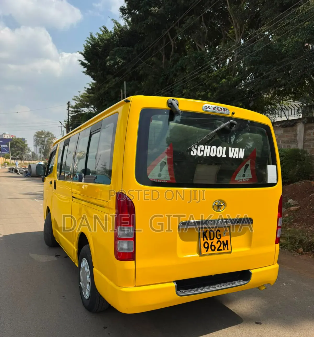 Toyota HiAce 2015 Yellow