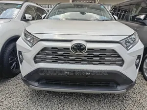 Toyota RAV4 2019 White