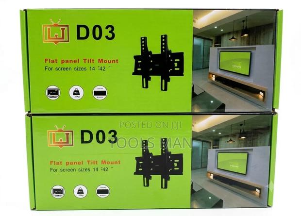 D03 Universal TV Wall Mount Tilt Bracket 14-42 Inch 35kg Capacity.