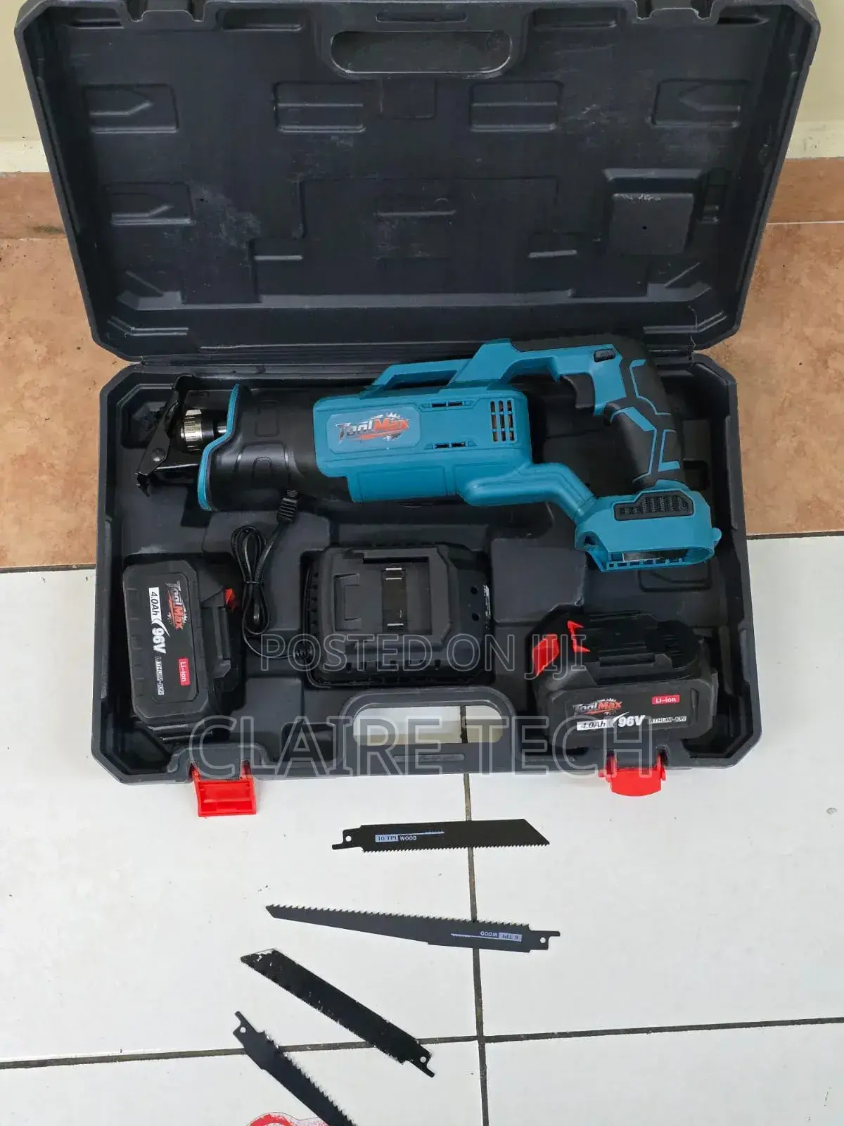 Cordless Reciprocating Saw With 3 Blades