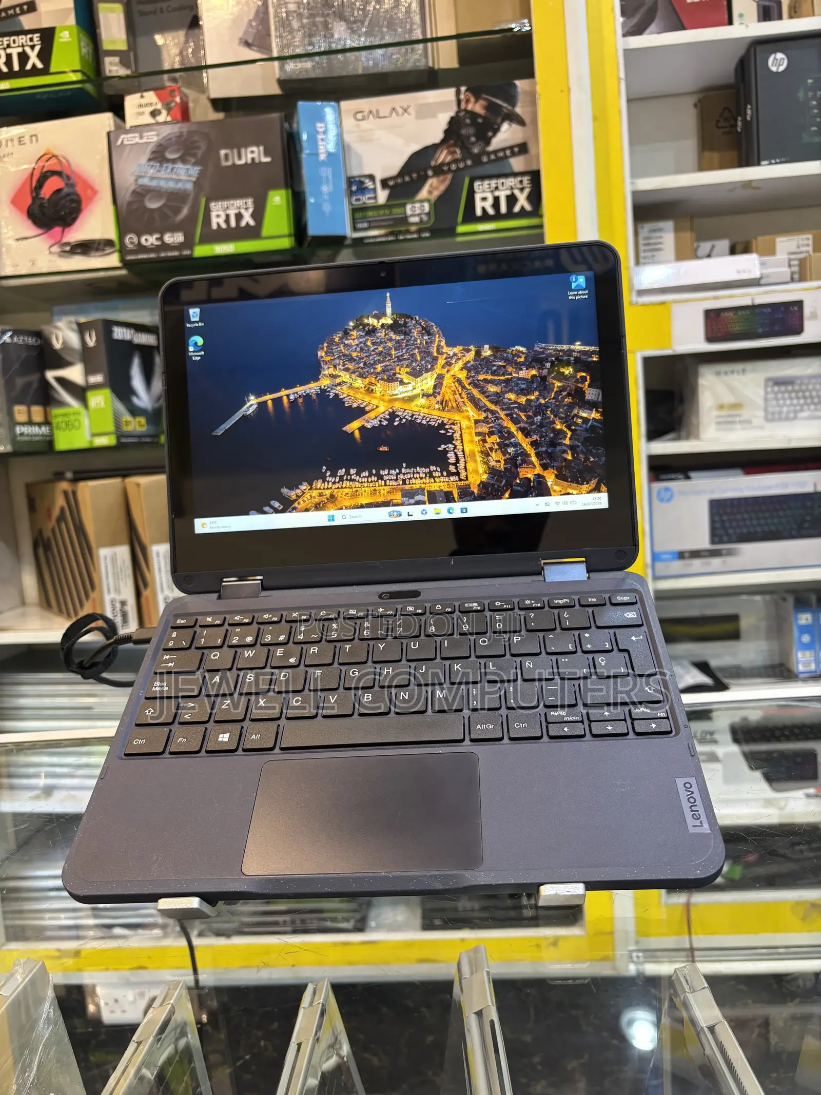 Laptop Lenovo 500e 4GB Intel Pentium SSD 128GB