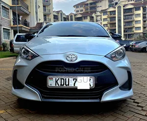 Toyota Vitz 1.0 FWD 5dr 2020 Silver