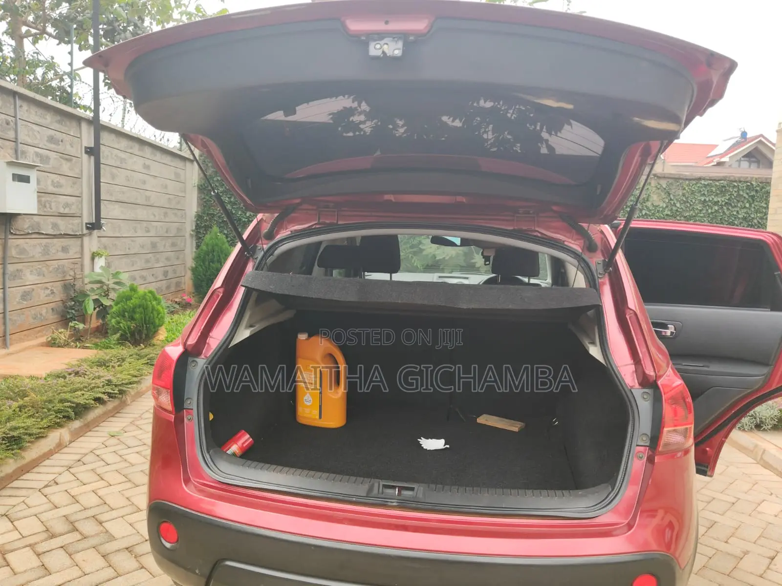 Nissan Dualis 2011 Red