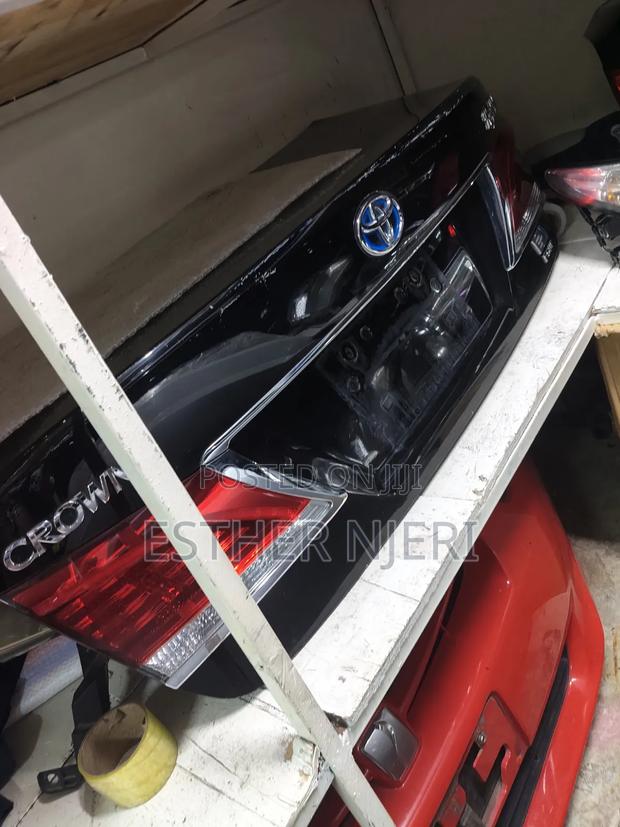 Ex Japan Toyota Crown Boot 2015
