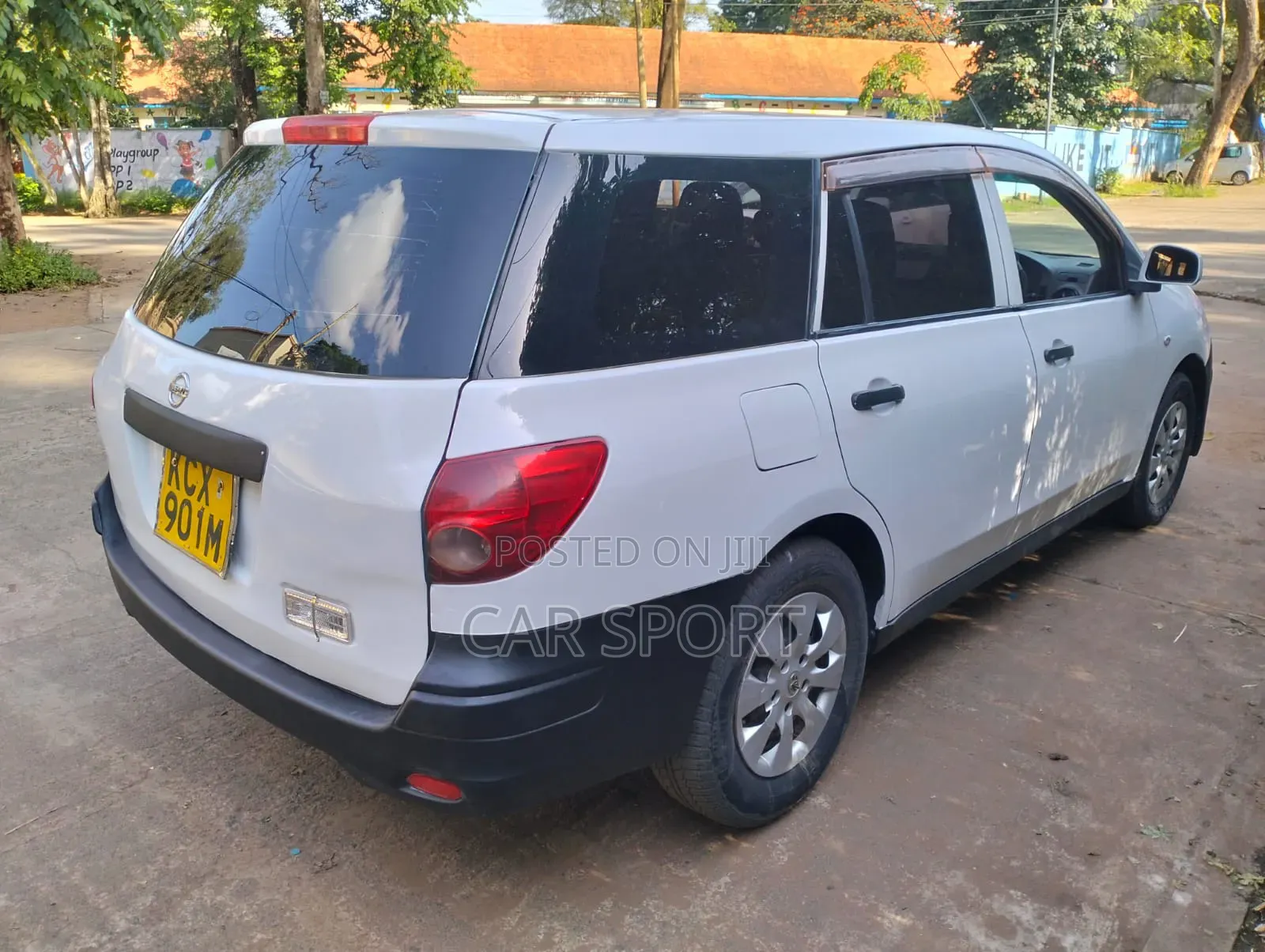 Nissan Advan 2012 White