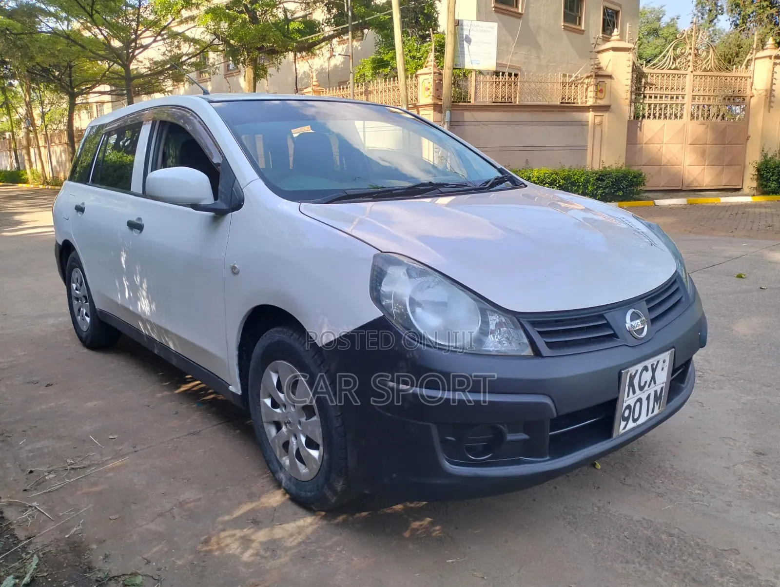 Nissan Advan 2012 White