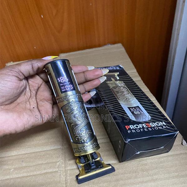 Automatic Grinding Long Lasting T9 Rechargeable Metal Hair Clipper - main view