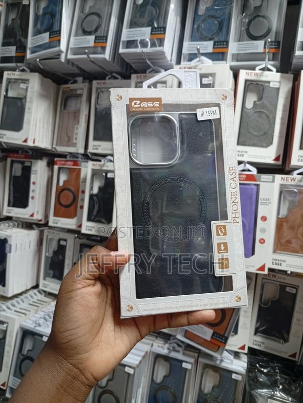 iPhone 15 Pro Max Wireless Charging Case