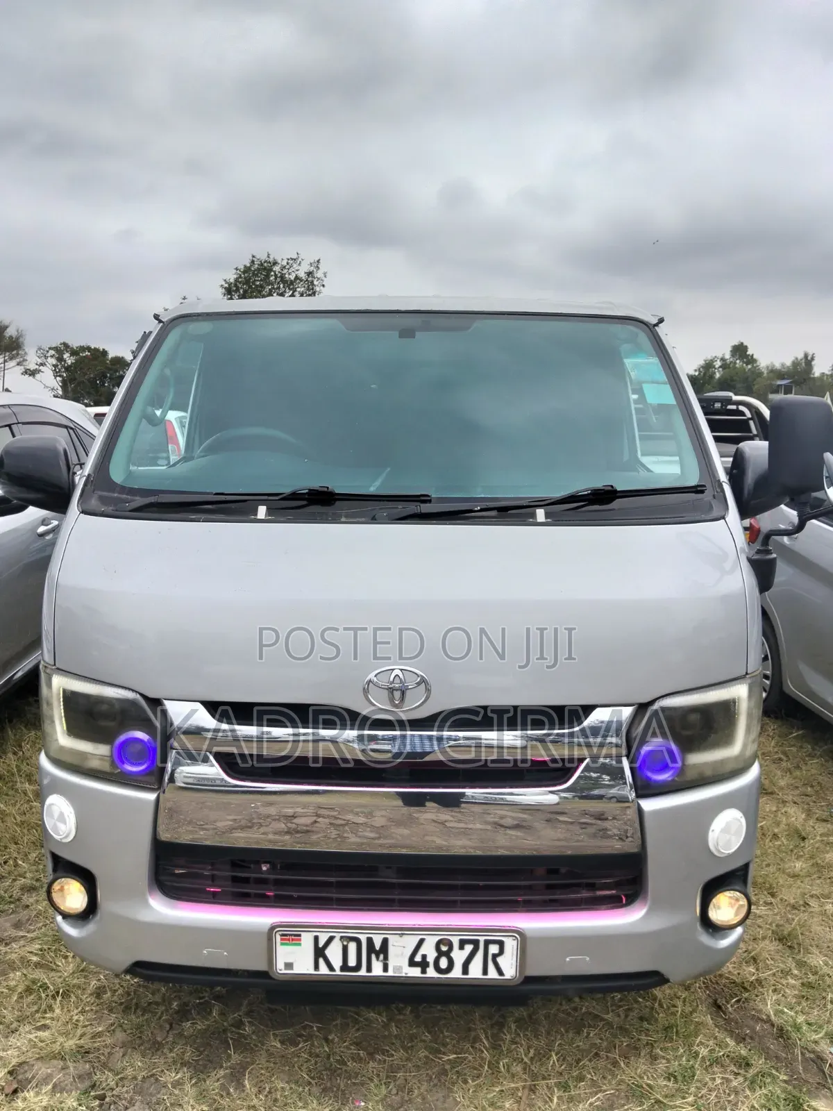 Toyota HiAce 2016 Silver
