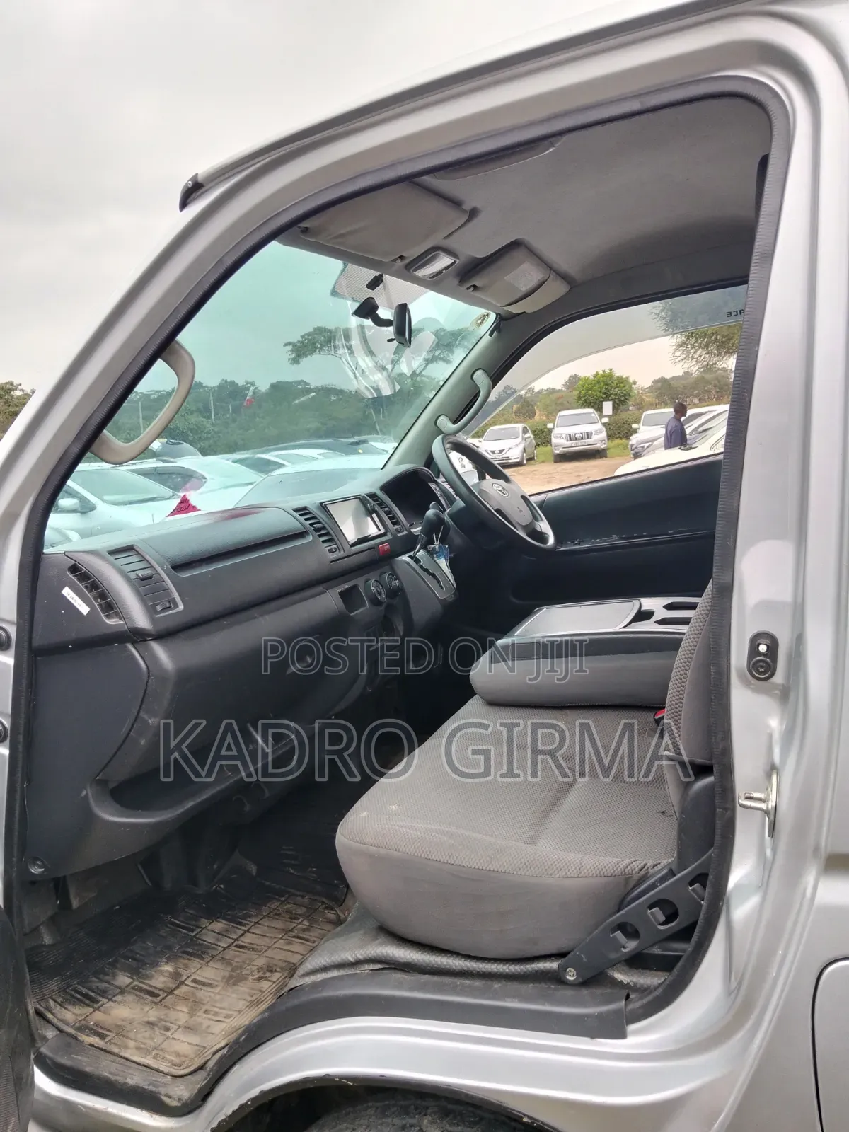 Toyota HiAce 2016 Silver