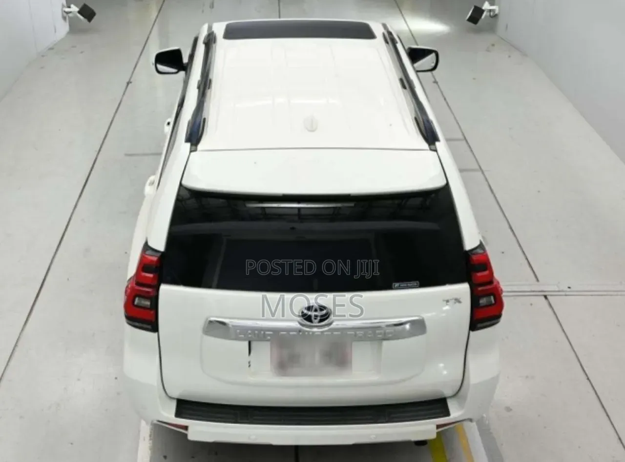 Toyota Land Cruiser Prado 2021 White
