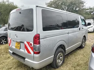 Toyota HiAce 2016 Silver